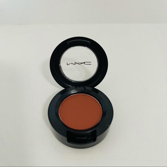 MAC Brown Script Eyeshadow - Picture 4 of 6